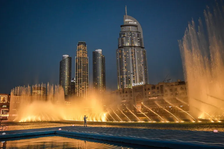 Fontane ispred nebodera u Dubaiju