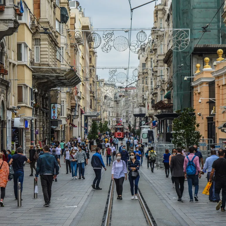 Ulica Istiklal puna prolaznika