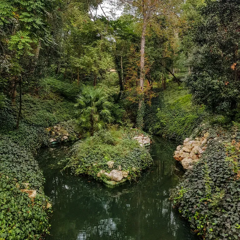 Potok u parku Jildiz