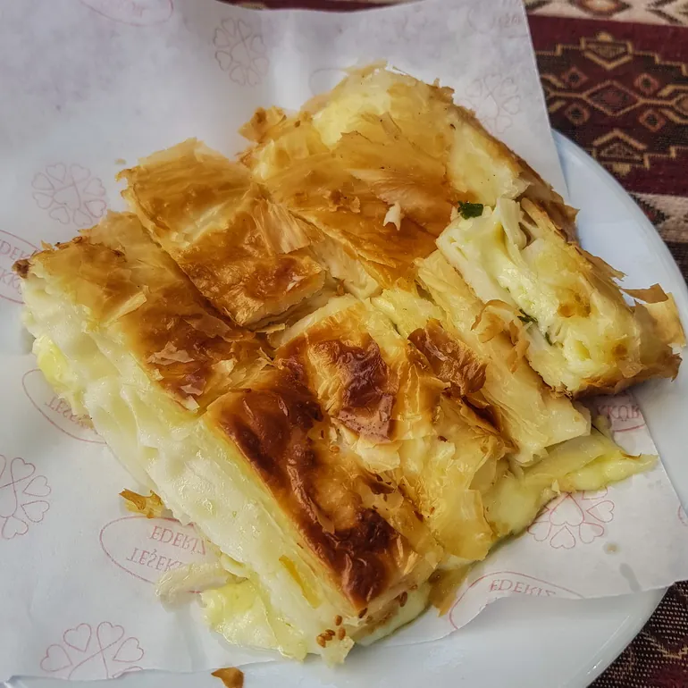 Turski burek od tvrdog sira