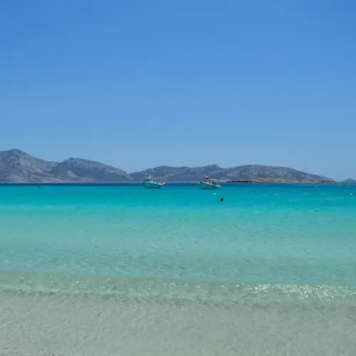 Nijanse plavog mora na plaži Koufonisija
