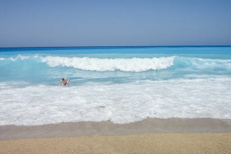 Veliki talasi na plaži Katizma
