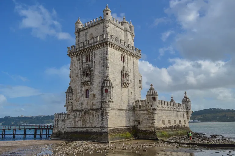 Kula Belem na reci Tahu