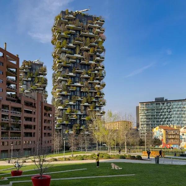 Neboderi Bosco Verticale prekriveni drvećem u kvartu Porta Nuova