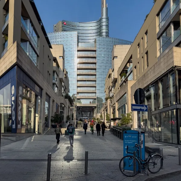Neboderi oko trga Gae Aulenti u kvartu Porta Nuova