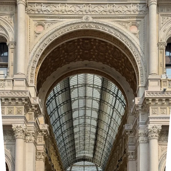 Ulaz u galeriju Galleria Vittorio Emanuele II sa staklenim svodom