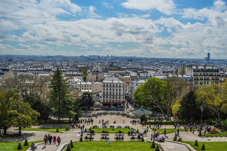 Pogled na Pariz sa brda Montmartr