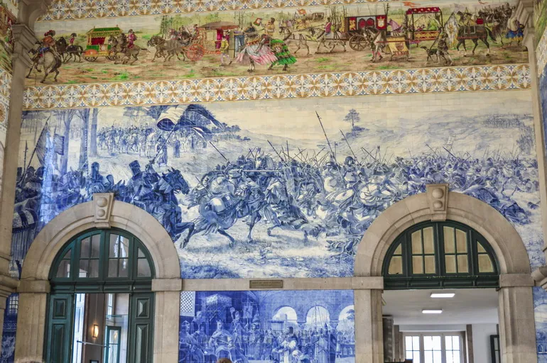 Oslikane pločice u holu stanice Sao Bento
