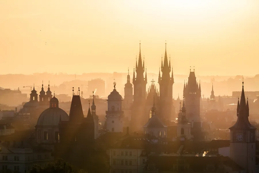 Tornjevi Praga u sumrak