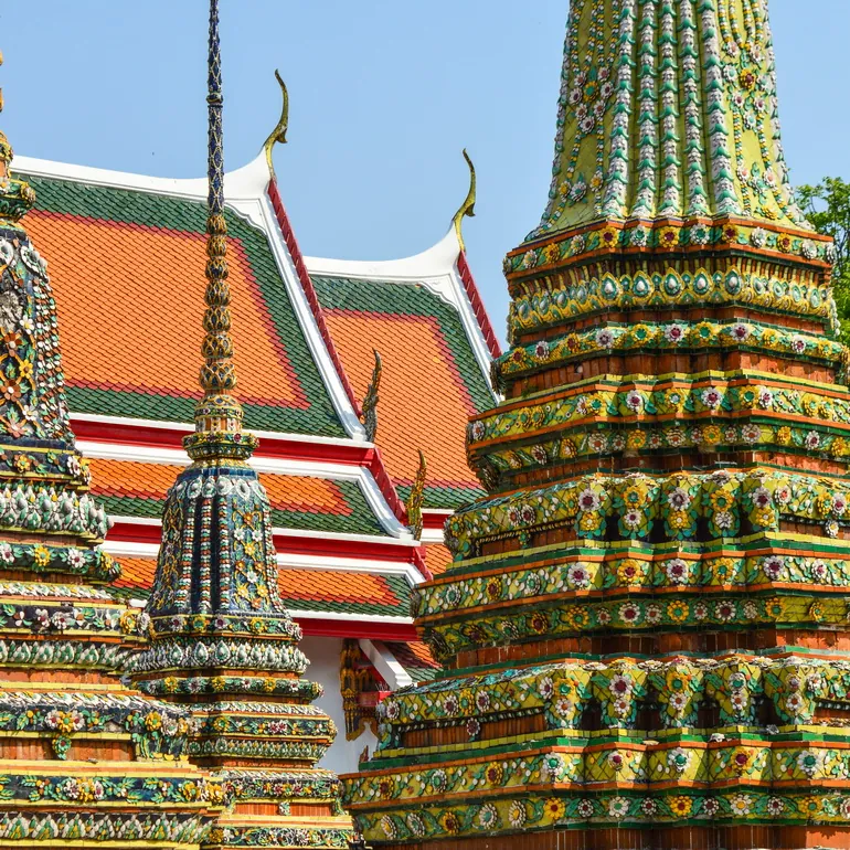 Šareni stupovi hrama Wat Pho