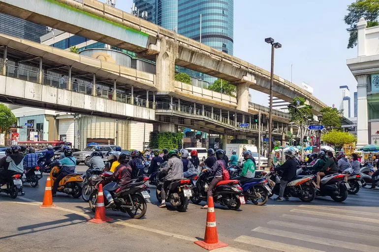 Motocikli na raskrsnici u Bangkoku