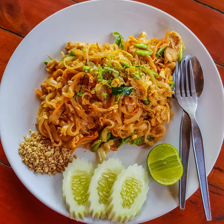 Pad thai na Koh Phanganu
