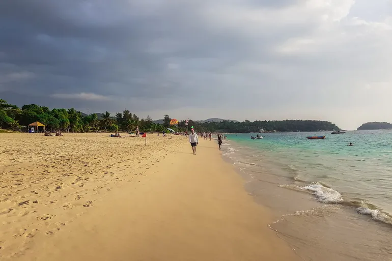 Gradska plaža u Karonu