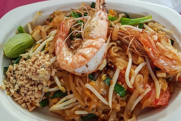 Pad thai sa škampima