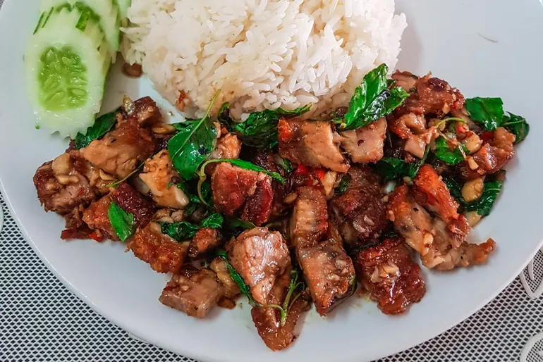 Crispy pork sa pirinčem